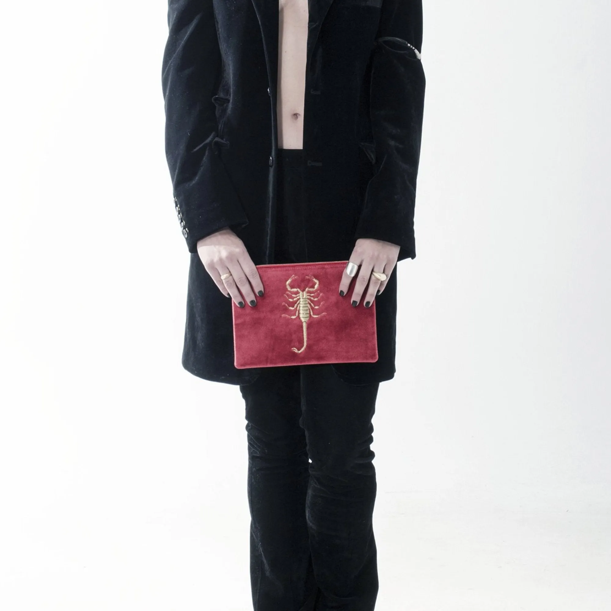 SCORPION EMBROIDERED VELVET CLUTCH BAG(RED)