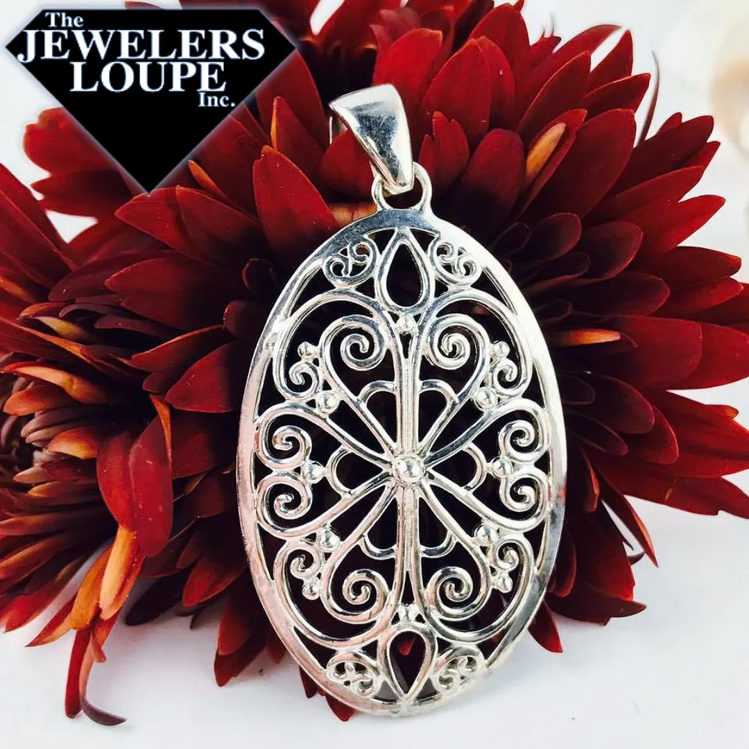 Southern Gates Sterling Silver Oval Filigree Flower Pendant (90062)