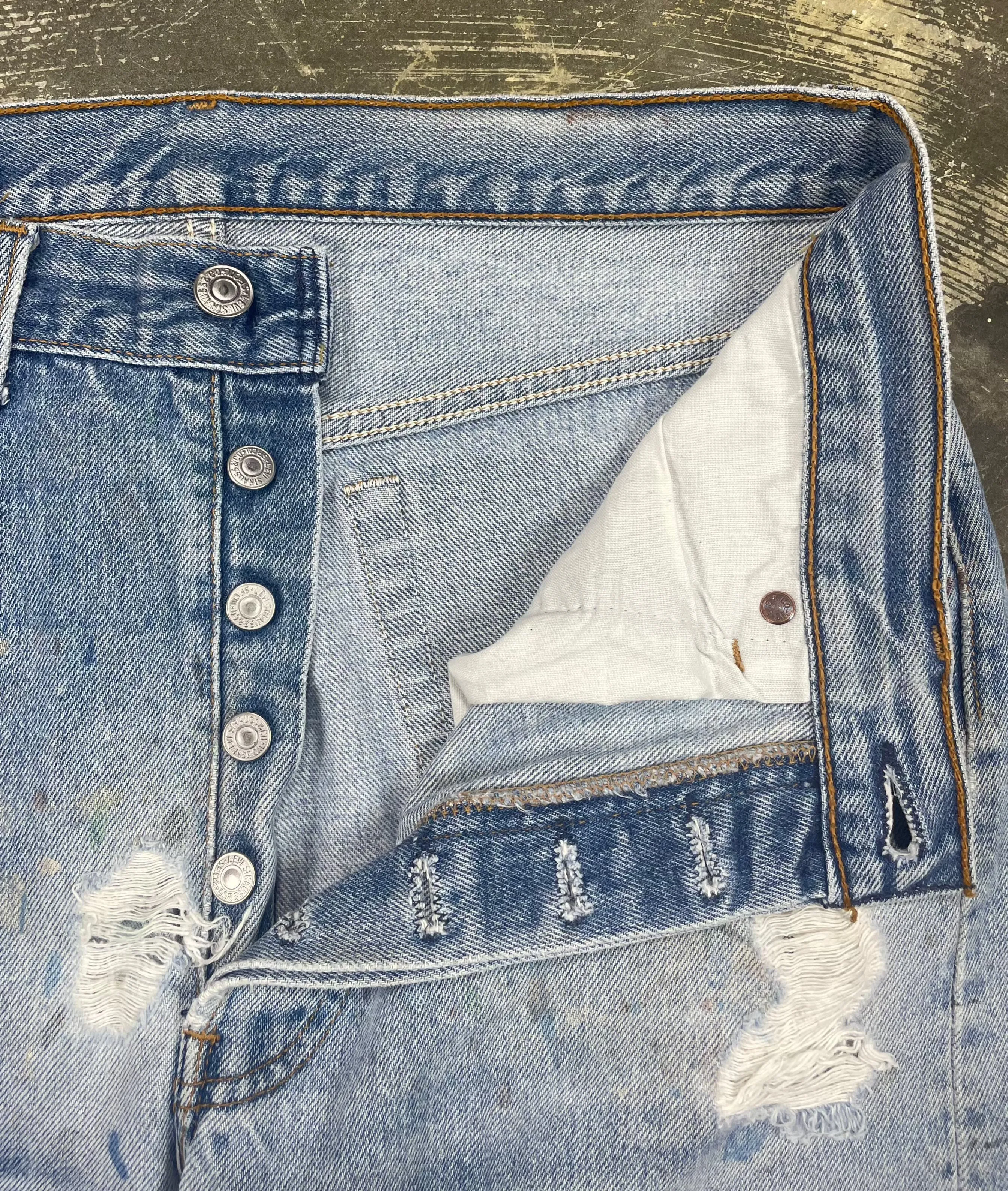 Vintage USA Made Levi 501xx Premium Wash & Paint Denim Jeans (JYJ-0319)