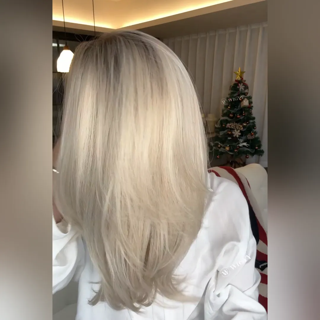 Wigyy Blonde Side Parting Elegant Wig for Daily Use